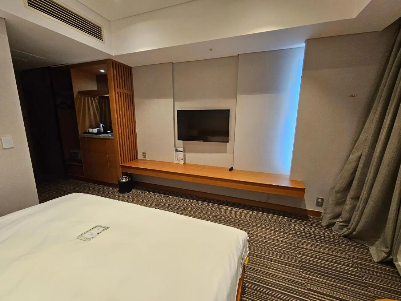 Incheon Airport Global Hotel & Suites 4*,