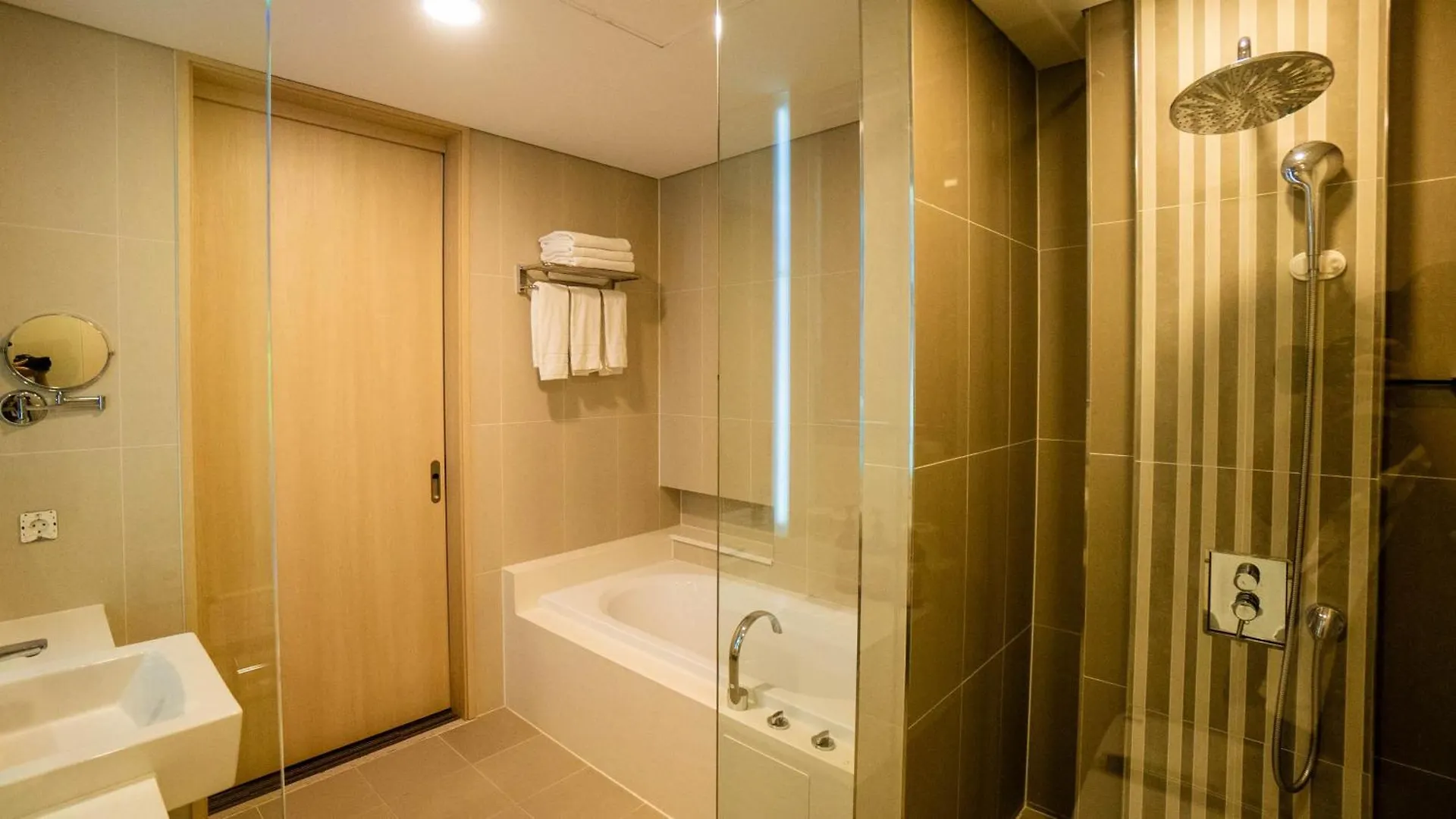 ****  Incheon Airport Global Hotel & Suites South Korea