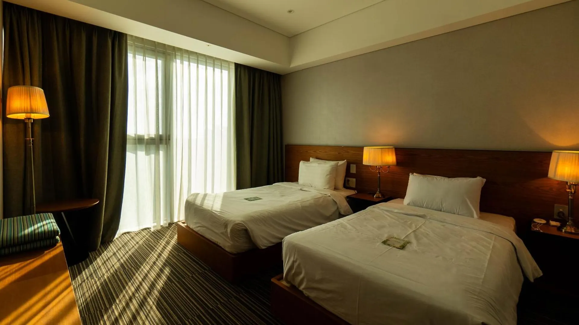 Incheon Airport Global Hotel & Suites 4*,