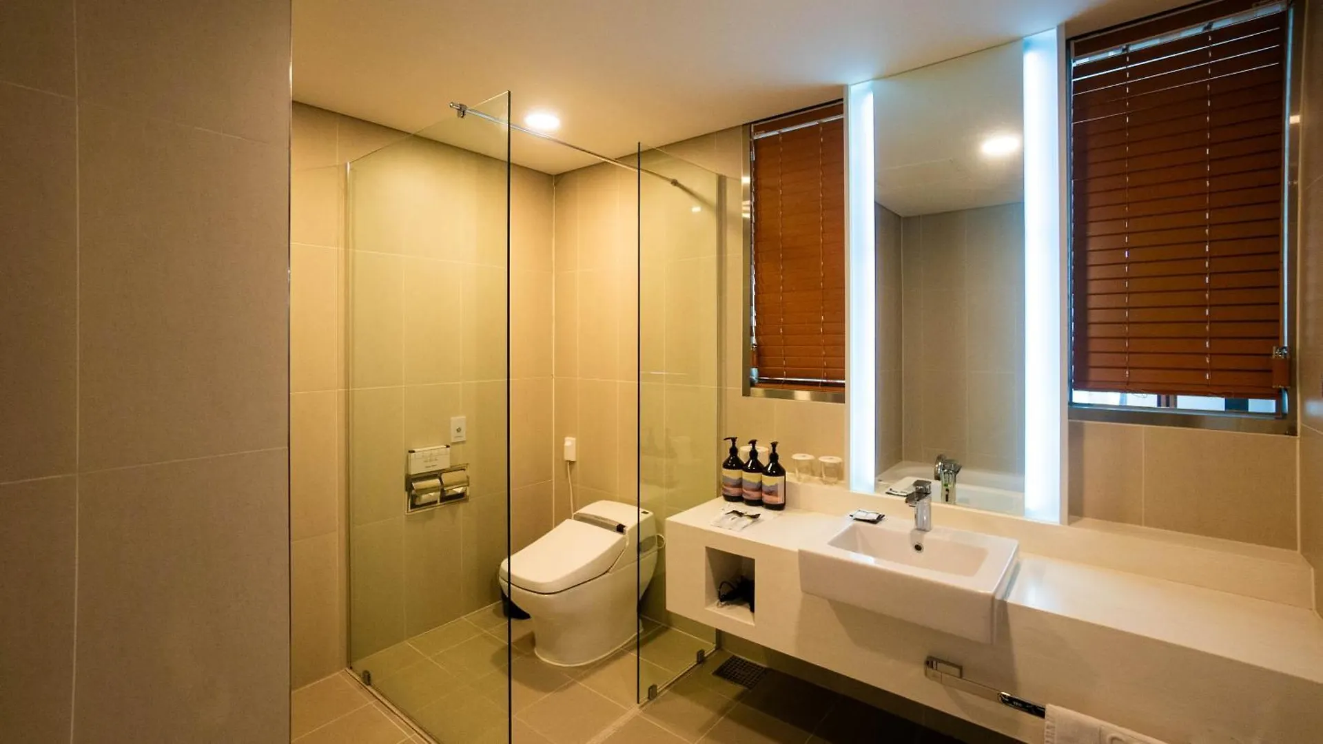 Incheon Airport Global Hotel & Suites