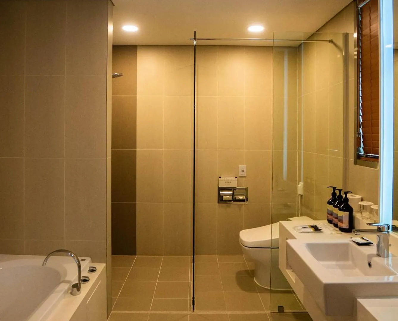 Incheon Airport Global Hotel & Suites