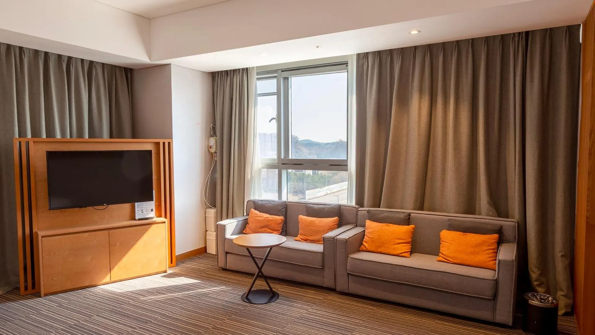 Incheon Airport Global Hotel & Suites