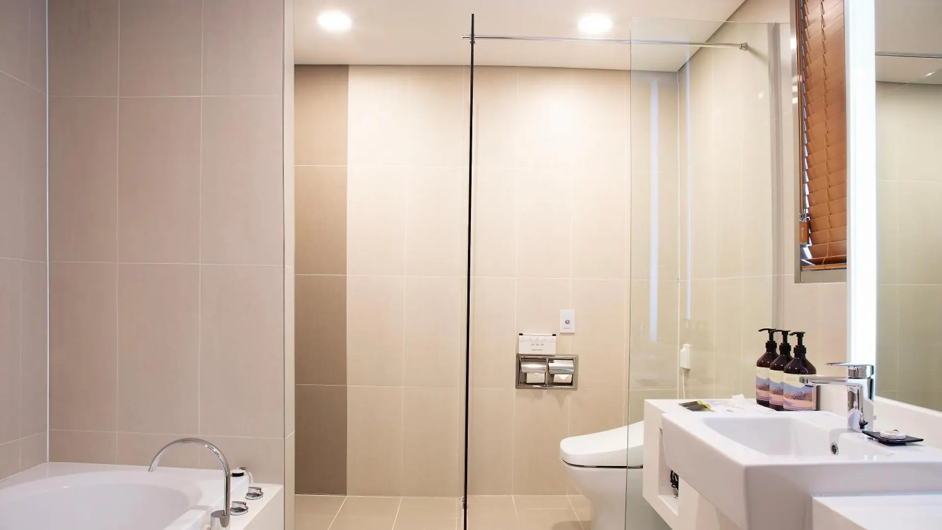 Incheon Airport Global Hotel & Suites