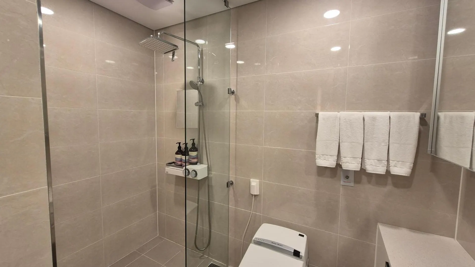Incheon Airport Global Hotel & Suites