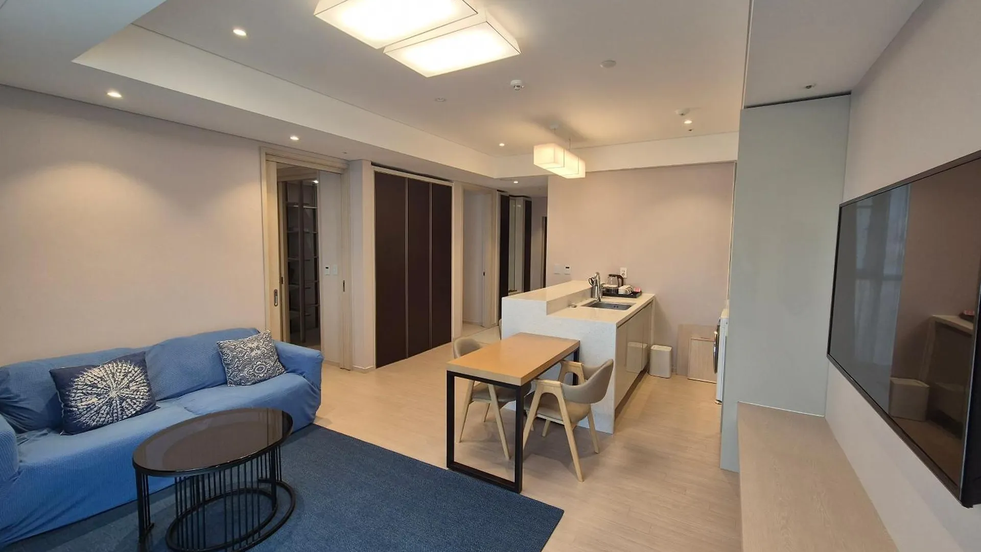 Incheon Airport Global Hotel & Suites