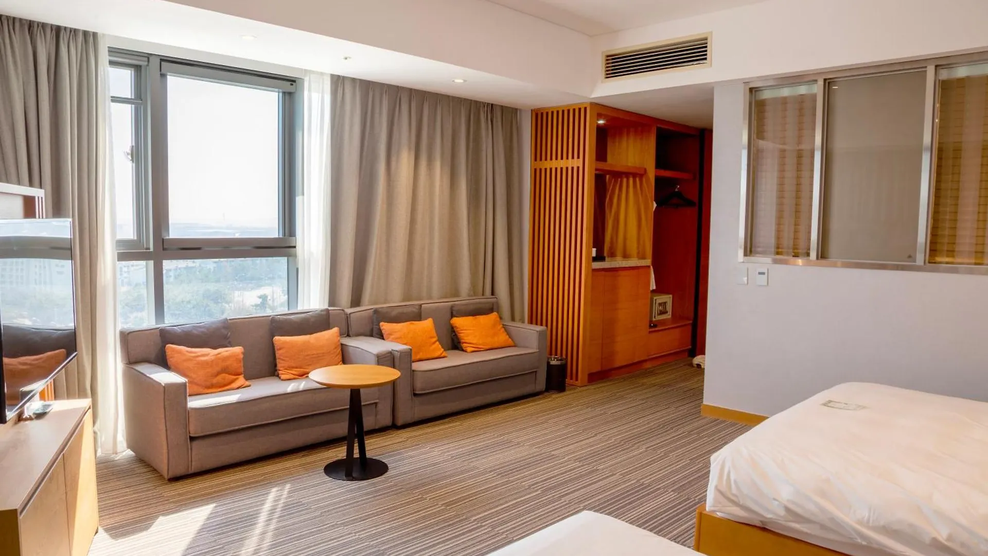 Incheon Airport Global Hotel & Suites